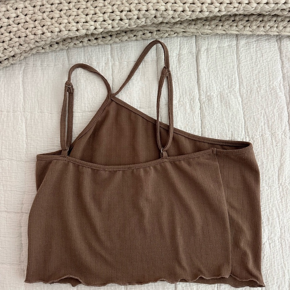 vestique Taupe Ribbed One-Shoulder Crop Tank - Picture 2 of 4